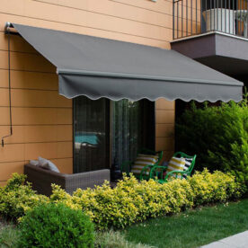 Retractable awning